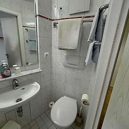 Отель Heinzelmaennchen 2*